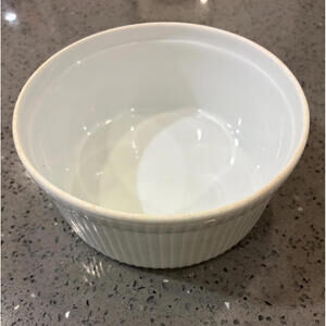 Vintage Apilco France White Porcelain Pleated Soufflé Dish 7" Round Size 9